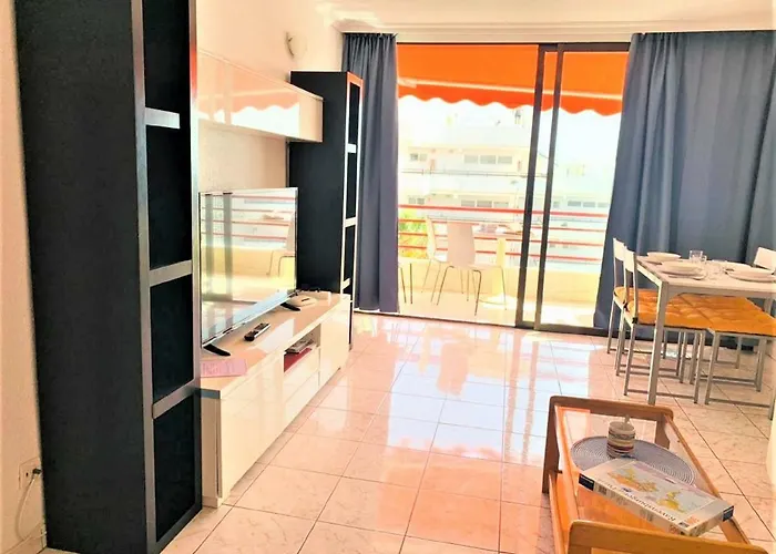 Sea Breeze In Playa De Americas With Parking Апартаменты Плая-де-лас-Америкас