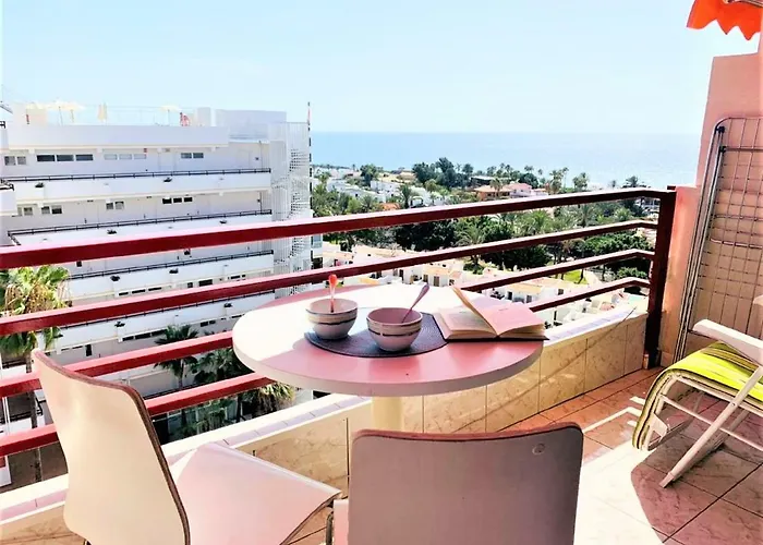 Sea Breeze In Playa De Americas With Parking Apartament Playa de las Americas (Tenerife)